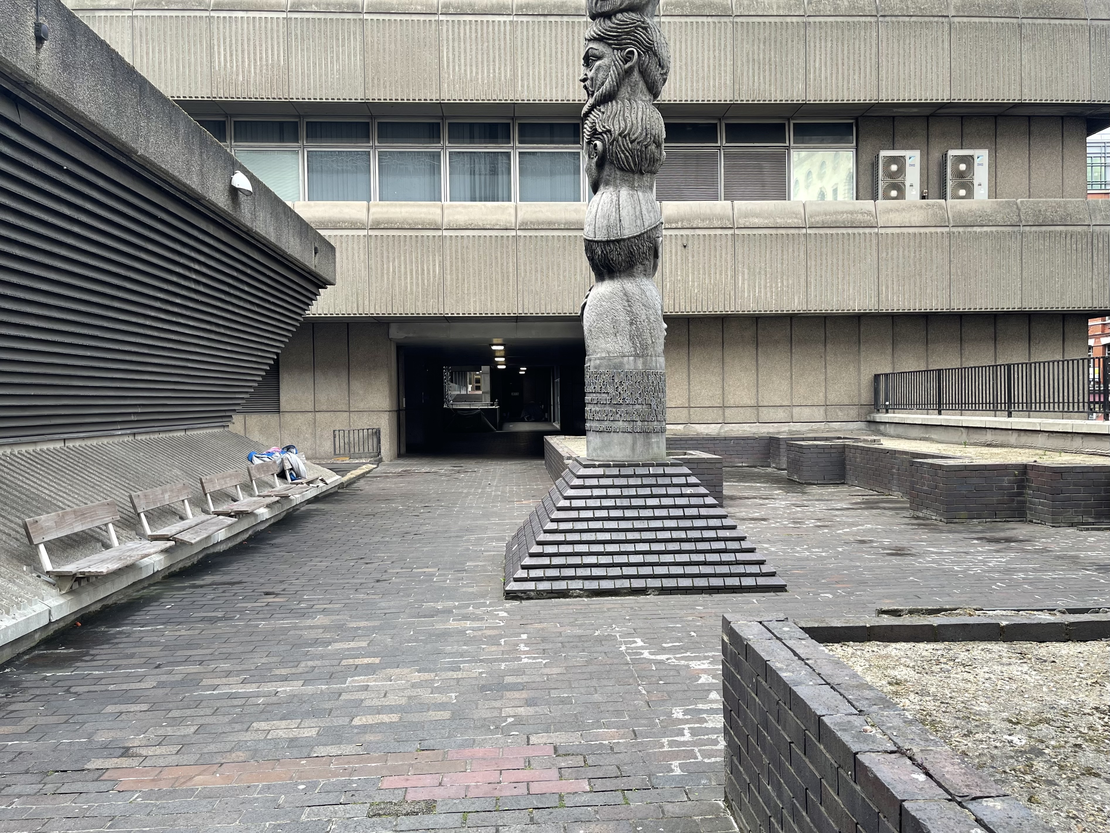 Baynard House, interior view with Kindersley sculpture